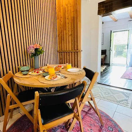 Whispering Pines Casa vacanze *