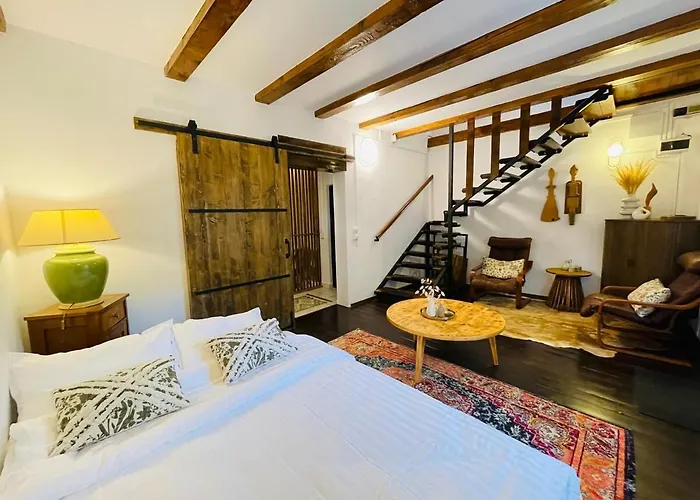 Whispering Pines Nyaraló *