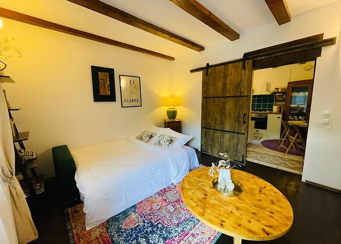 Whispering Pines Brassó