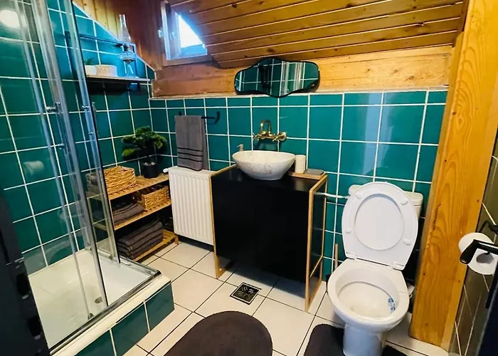 Whispering Pines Nyaraló