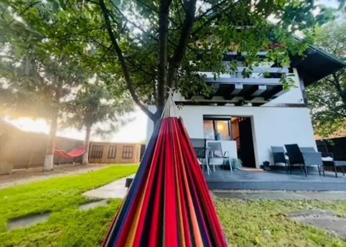 Whispering Pines Brassó